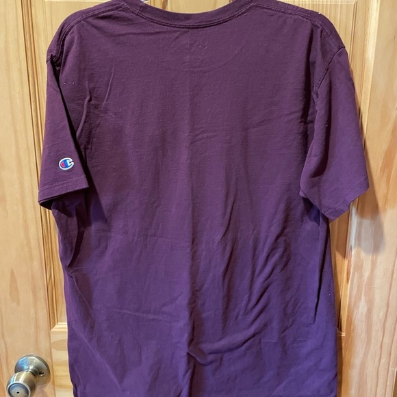 Champions men’s short sleeve t shirt can be unisex. Logo in front size L - Picture 2 of 4